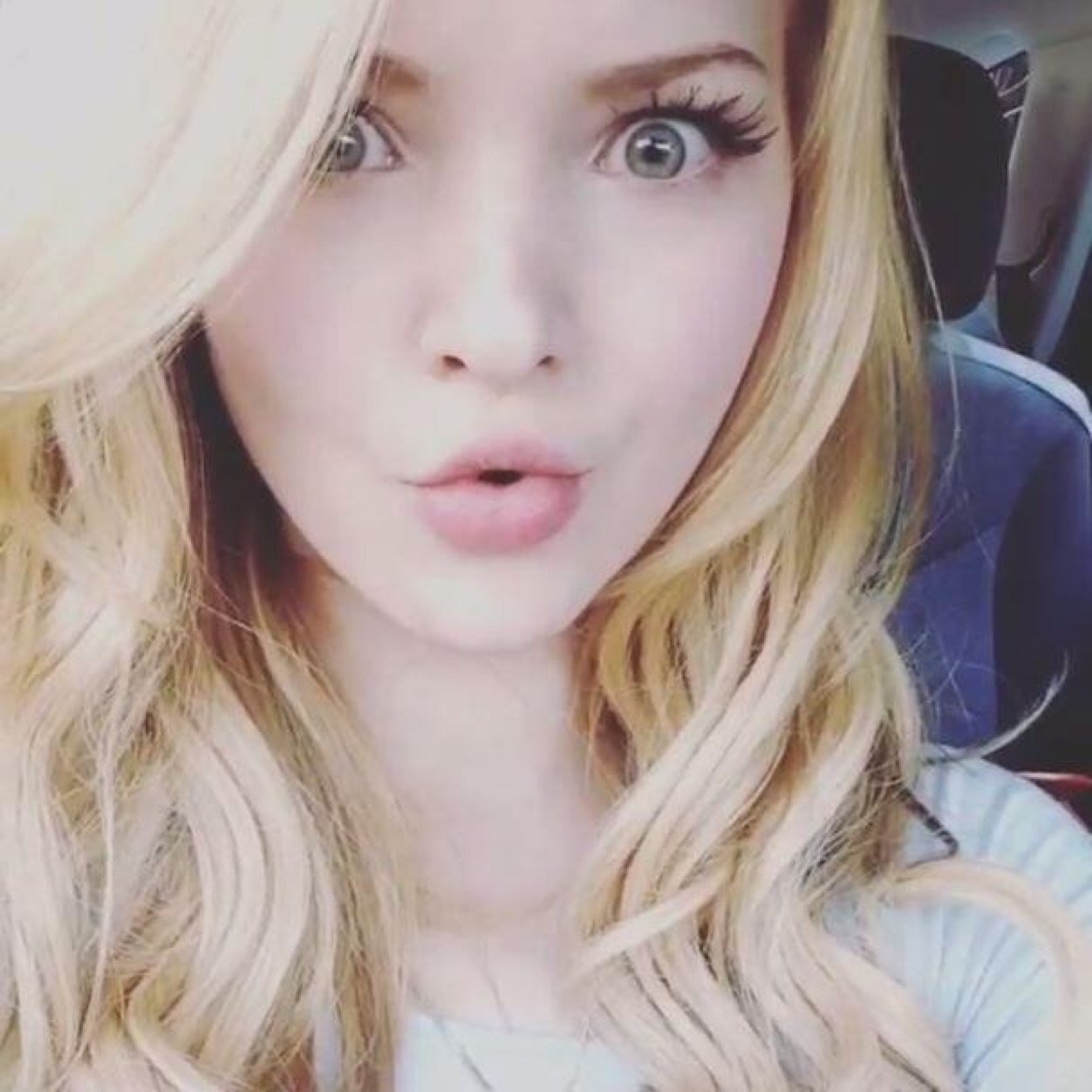 It's Liv Rooney! Not that it's a big deal, but you can catch me on Sing It Loud. But let's face it, it's a pretty big deal. |Single|Roleplay|