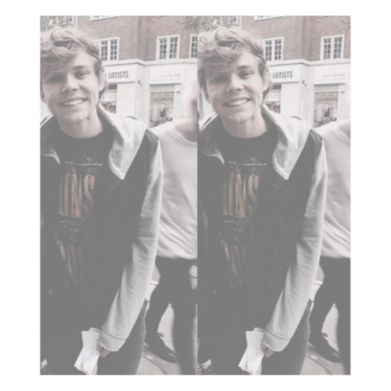 PLEASE READ MY FANFIC ON WATTPAD http://t.co/pbxg4Crqvv