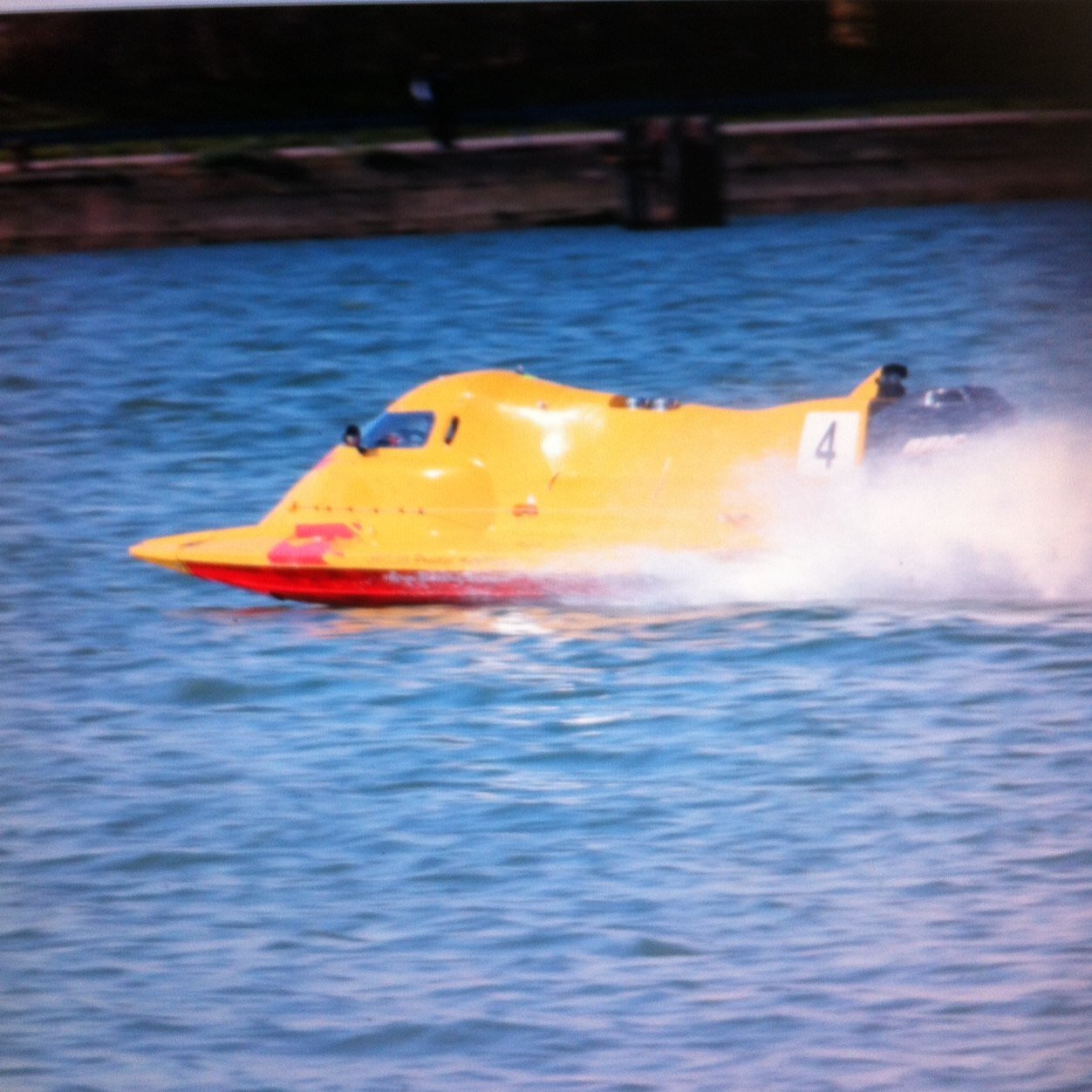 Membre du Sun Racing Team équipe participant aux 24h motonautiques de Rouen et accessoirement supporter de l'OM (ancien membre du CU 84)