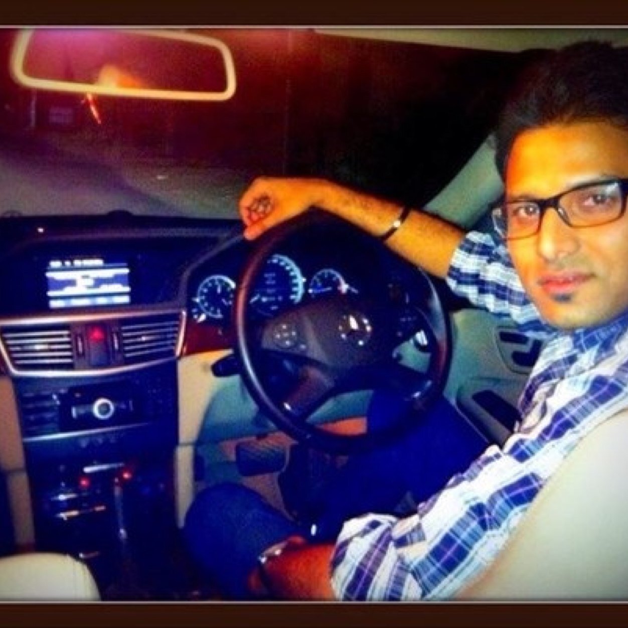 ankri8's profile picture. UX/UI, Tech tools, AI.