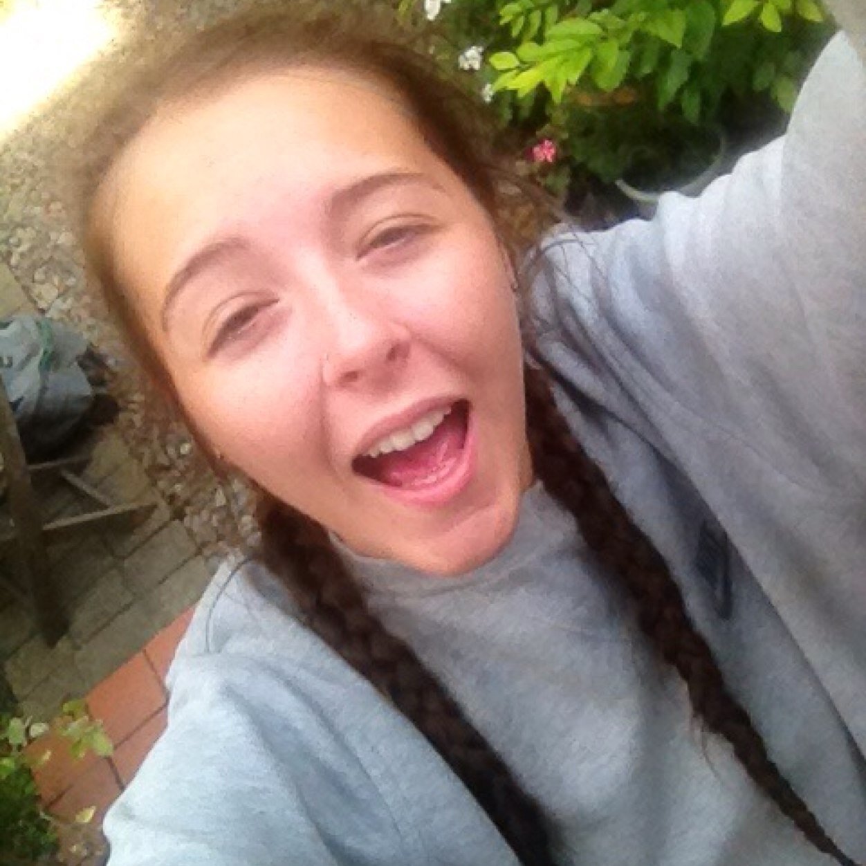 YFrase's profile picture. Yeee