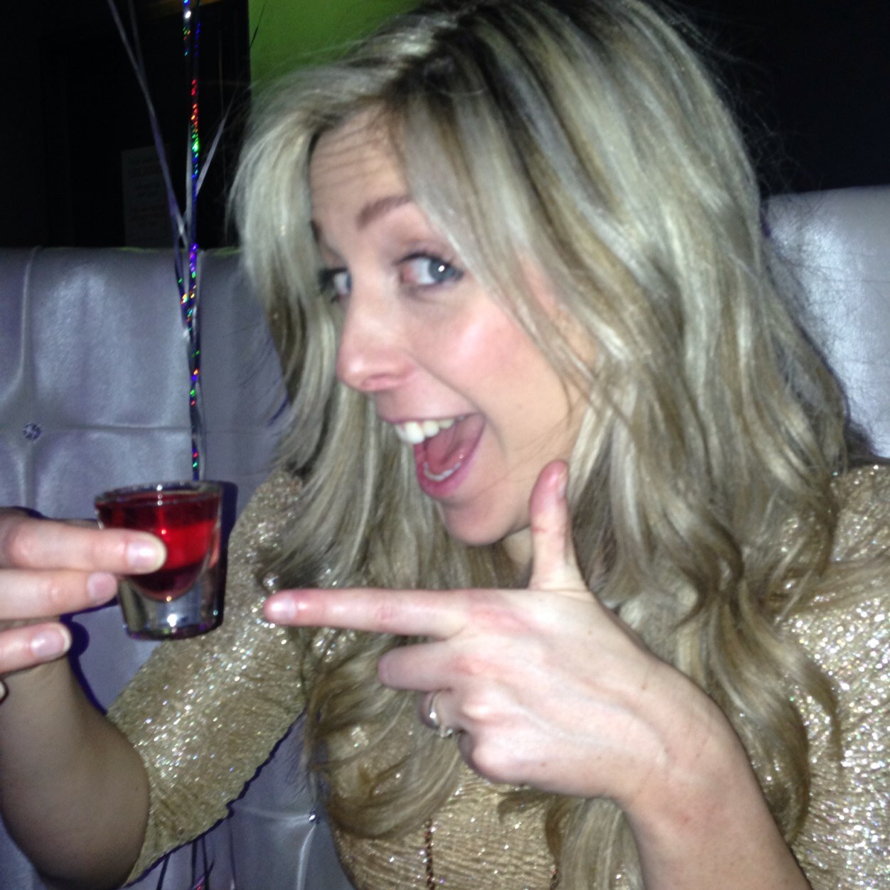 mrsSiobhanLP's profile picture. ...OJP...peanut butter...swooshy hair....swimming and Oleo Relax