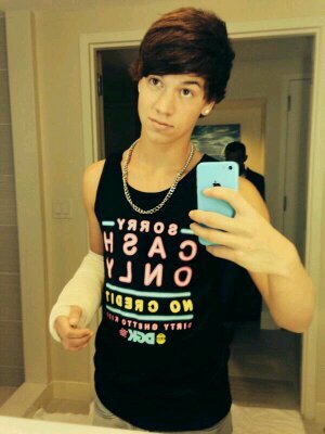 Follow @camonlygirll For you name Dm to Taylor dm this account when done❤❤