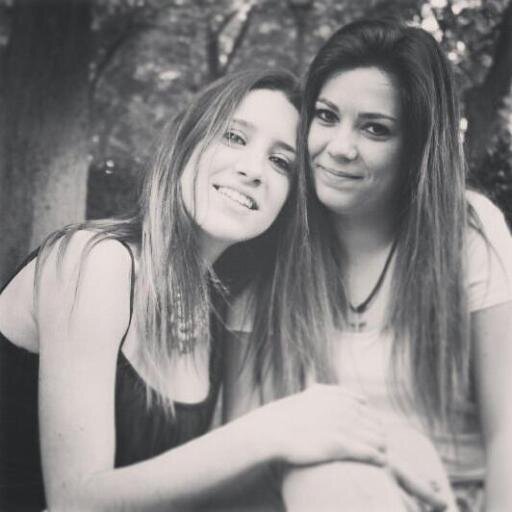 El destino es el que baraja las cartas, pero nosotros somos los que las jugamos. MS♥