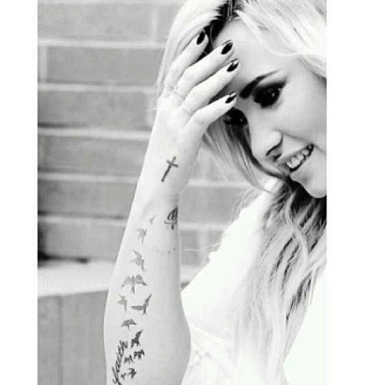 The scars on my wrists don't run half as deep as the scars on my heart... [RP/MH]