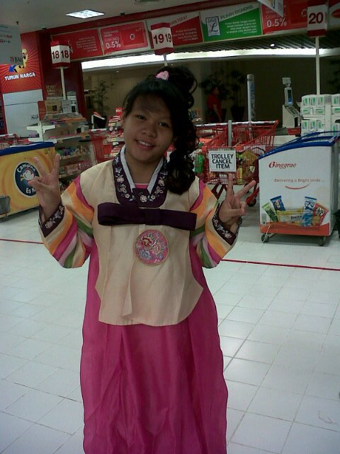 selsabila4's profile picture. 