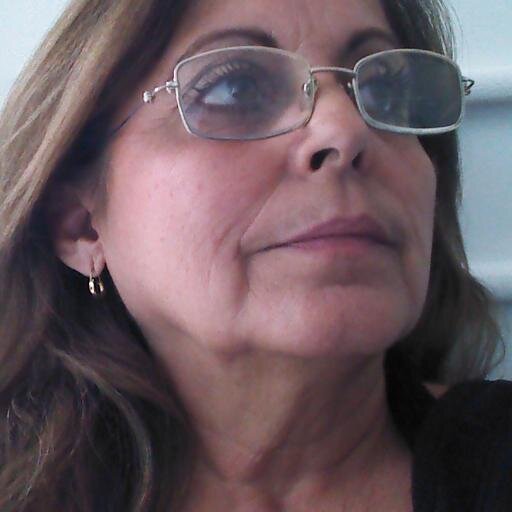 COMUNICATIVA, HONESTA, SENCILLA, NO ME GUSTA LAS mentiras
SOY AMIGA DE MIS AMIGOS