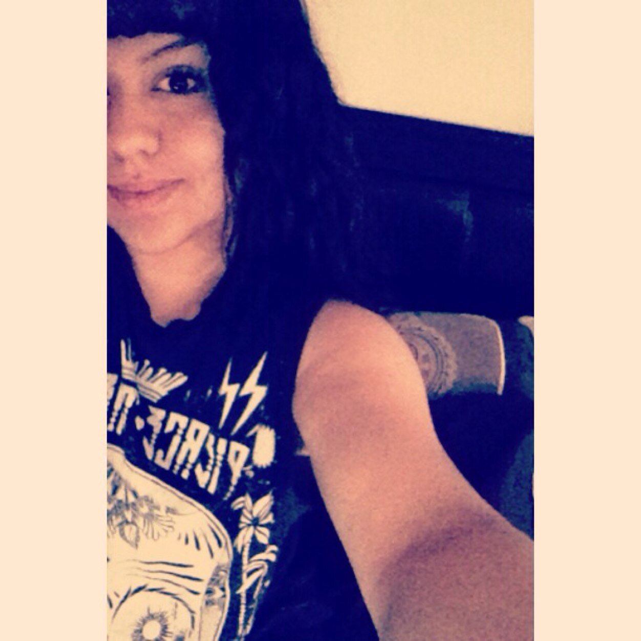 eeemmmiilllyyyy's profile picture. ..........