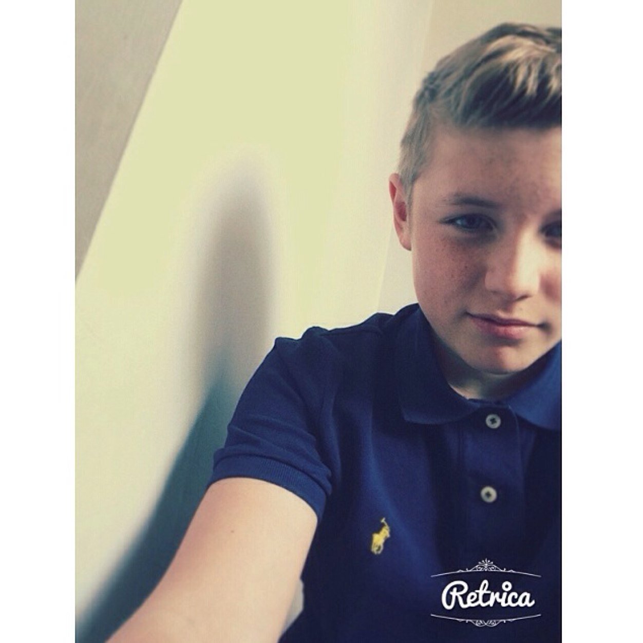 I'm male, love sport especially football! Man U all the wayyyyyyy!!! FOLLOW ME I FOLLOW BACK :)
