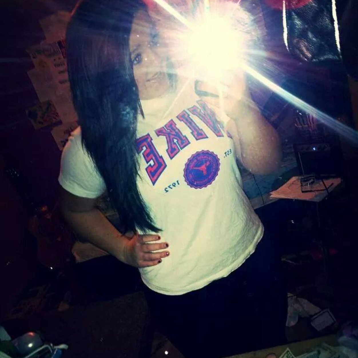 Its Bree Bree(: Follow me I'll follow back fuck all them 2 faced hoes. Dont be a fake ass bitch cuz they get they ass beat. Im chill asf. Lets go party✌