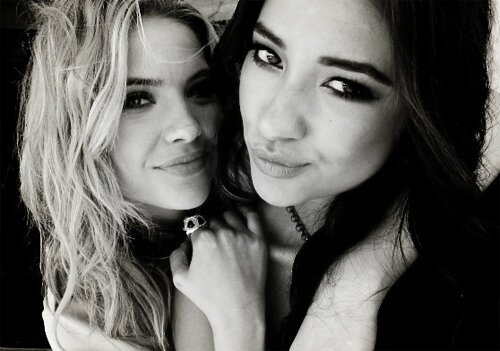 I luv♥ the #PLL show**Shay&Ash i luv yah**