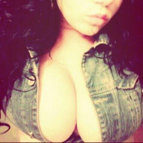 Titties & @SamanthaCartel ❤