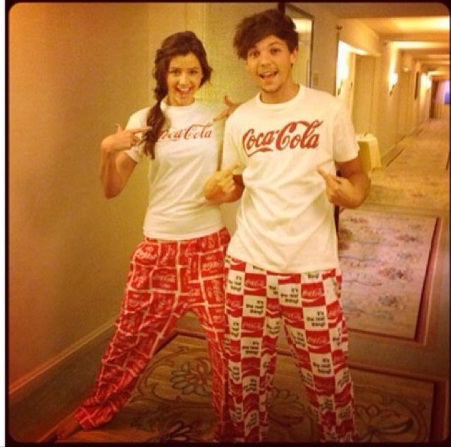 Hi i'm Eleanor I'm a student at the University of Manchester and I work at Hollister. currently in a relationship with @louis_tomlinson 'parody fanpage'