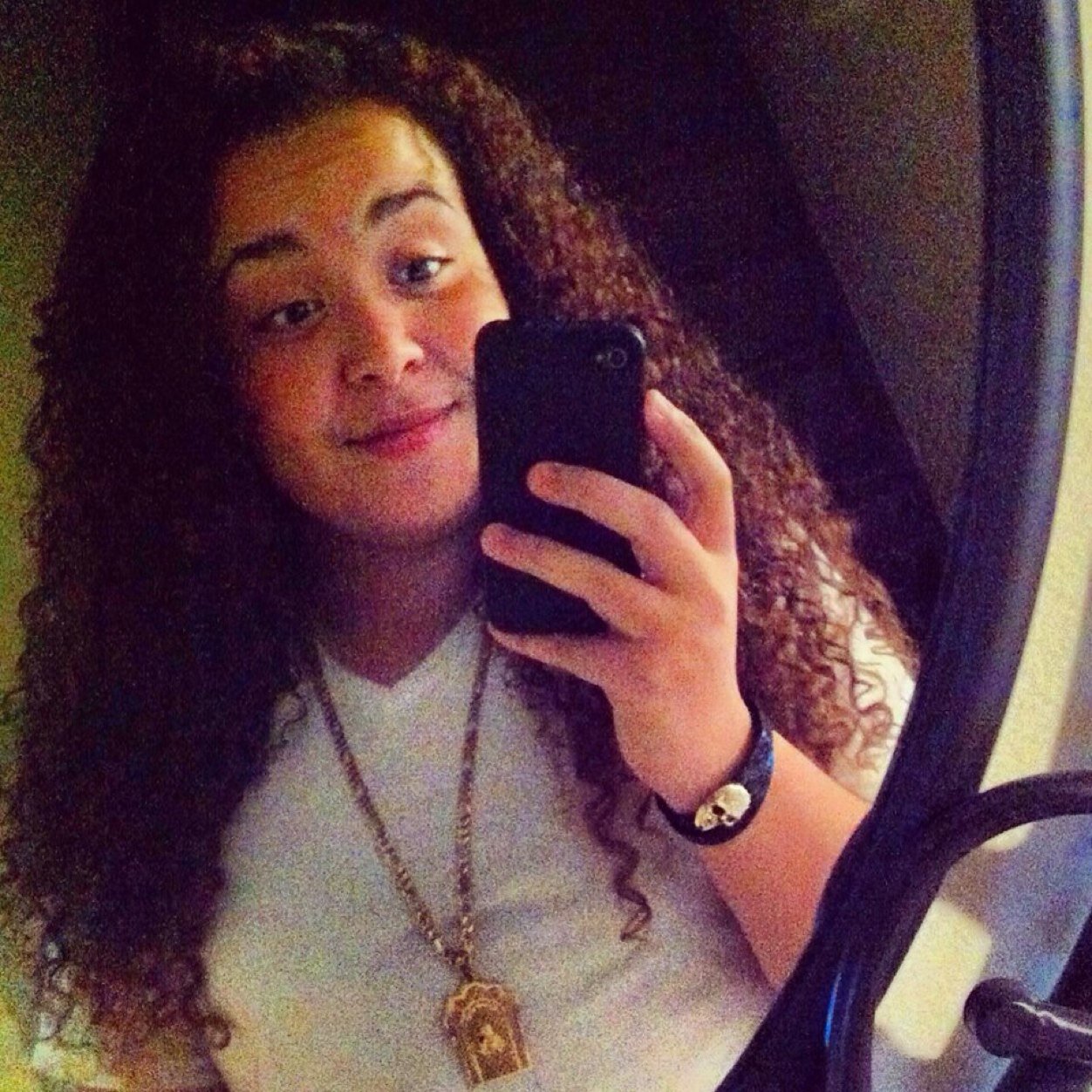 Old account got locked.. Follow me and I'll follow back #PuertoRican #RapPrincess #Sophmore #Basketball #Poet #BandGeek