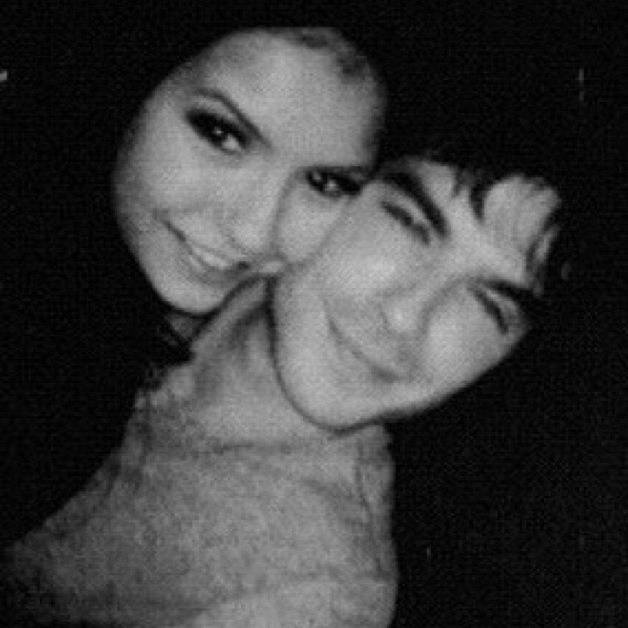 UselessRainbows's profile picture. don't follow this acc, follow @tabiraa instead xxx