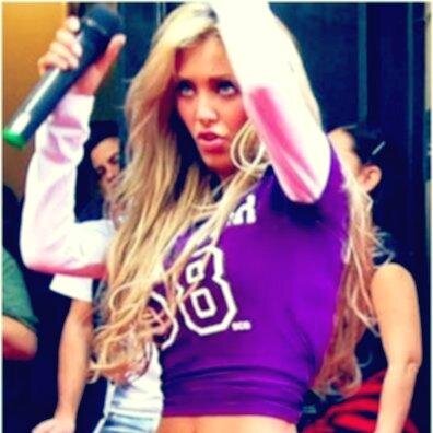 MiaPatricinha_'s profile picture. sou a mia colucci e minhas amigas são @ducemaria14 
@gata_celina @linda_maitte  @ReyCaminhoneira  @GabrielKatria