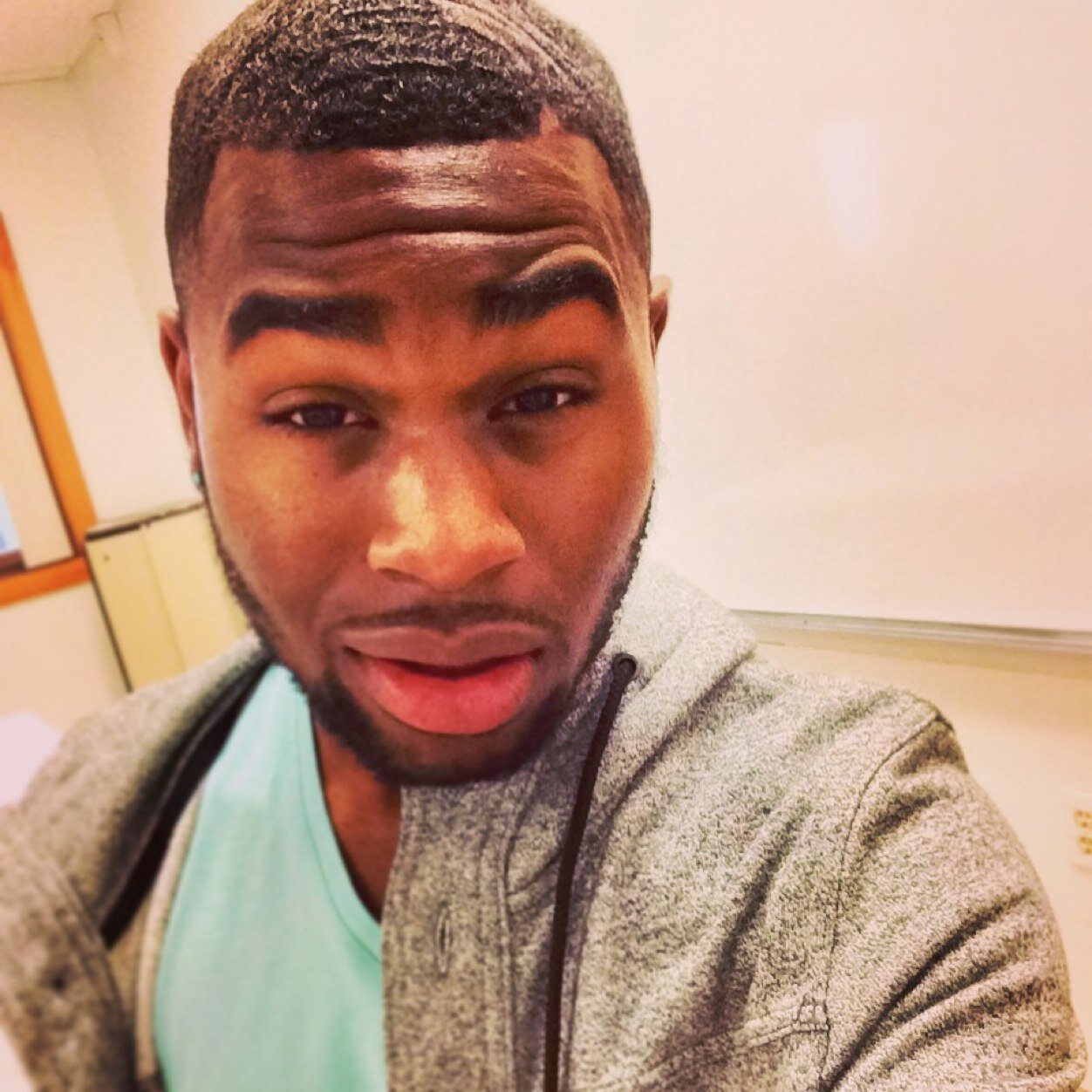 B.A. Communication. Creative writer, professional writer, aspiring screenwriter, editor, and researcher.