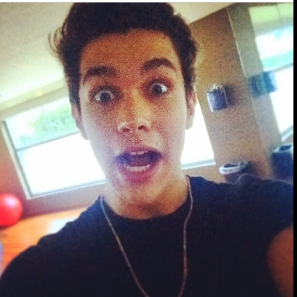 I love Austin Mahone so much I would do anything to see him!!