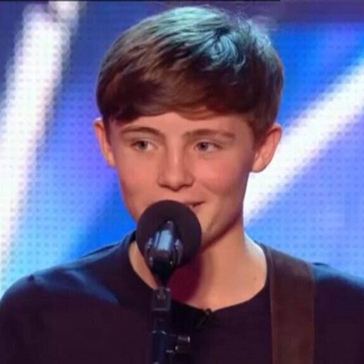 My name is Emma and basicly I love James Smith ✌️ 19.4.14