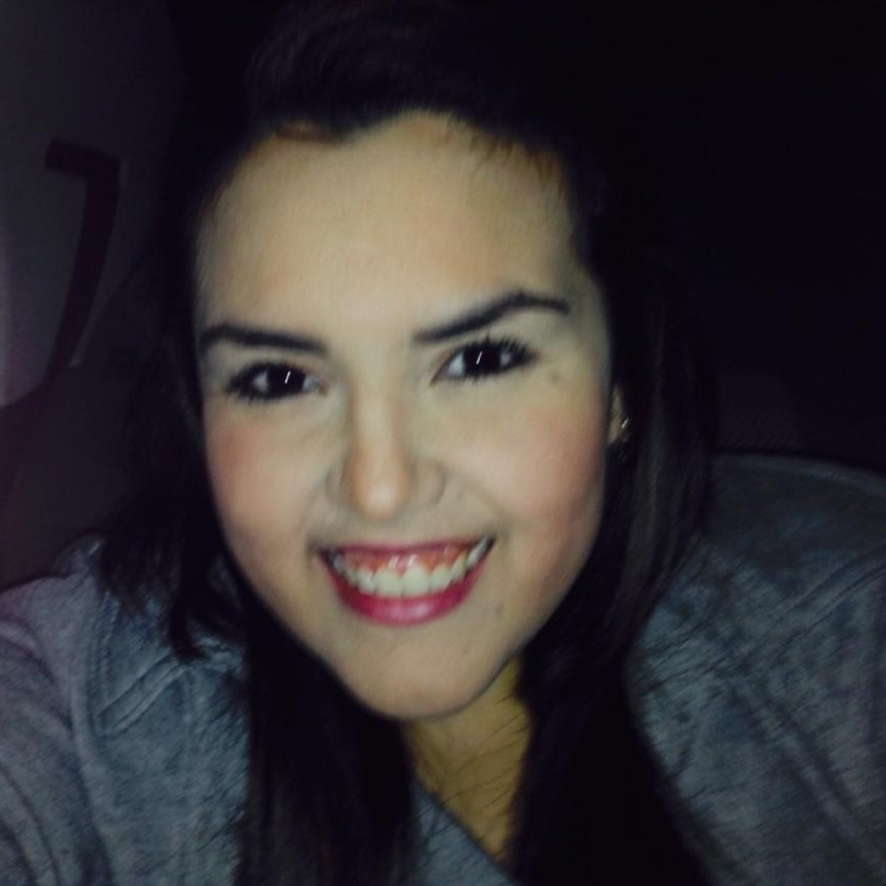 Estudiante de Psicología, Creativa, Cursi y Soñadora...... Music lover and good friend :D