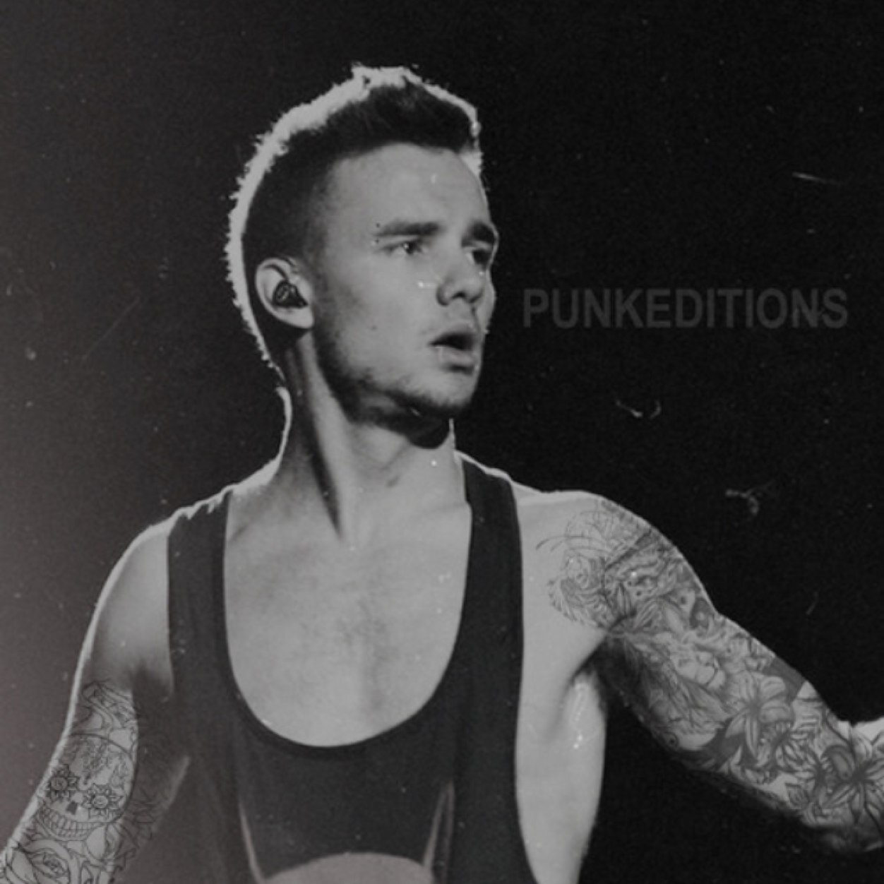 Sexy and gay, what else is there to say! {Gay} (RP) [taken by @HczzcDaStyles]