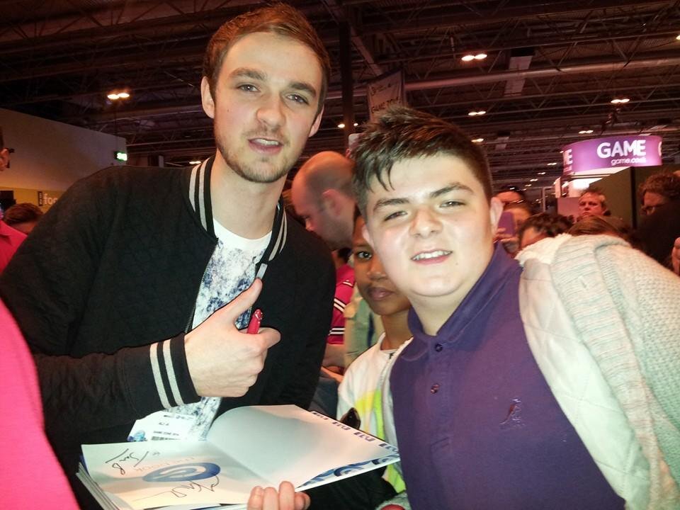 OMGItsVxDGhost's profile picture. my names joshua lock and
im a gamer on youtube