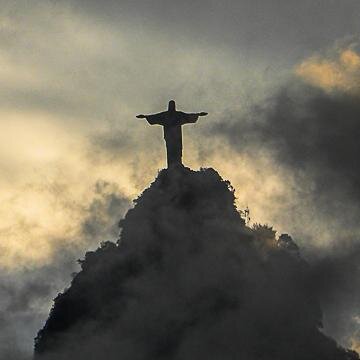É um mix de fotografia, viagem, turismo e lazer, o Blog Pontos do Brasil reuni fotos de minha autoria em lugares que eu visitei.
