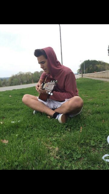 follow @beee_mc if you love Jacob whitesides