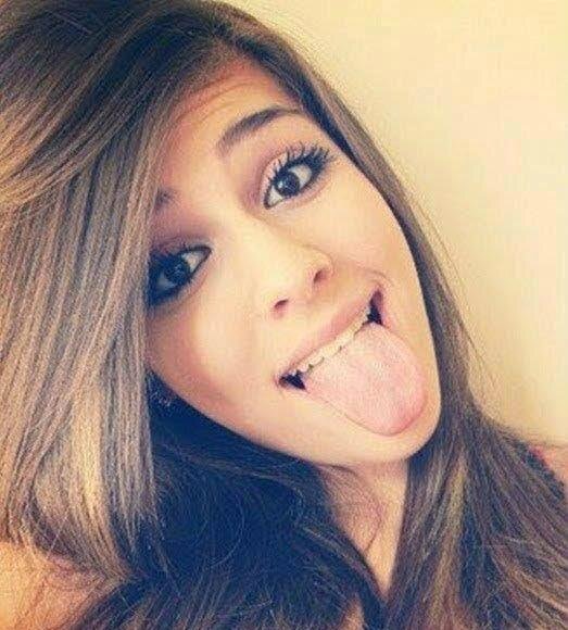 Amo meus amigos, minha família e amo tudo o que for do meu alcance!:D