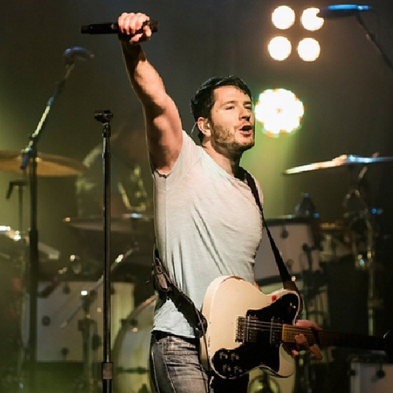 hootingstars's profile picture. I basically just fangirl over some dude who spilled lemonade all over Christian Bale's pants, the fabulous and brilliantly talented Adam Randal Young.