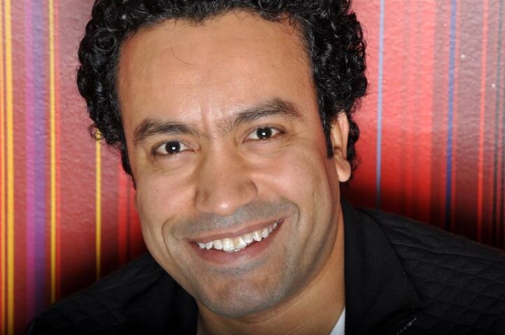 ممثل مصرى درست في كلية الحقوق والأداب قسم مسرح ،كما تخرجت من مركز الأبداع بدار الأوبرا،اشتهرت بخفة دمى وقدرتى المدهشة على اضحاك الجمهور .