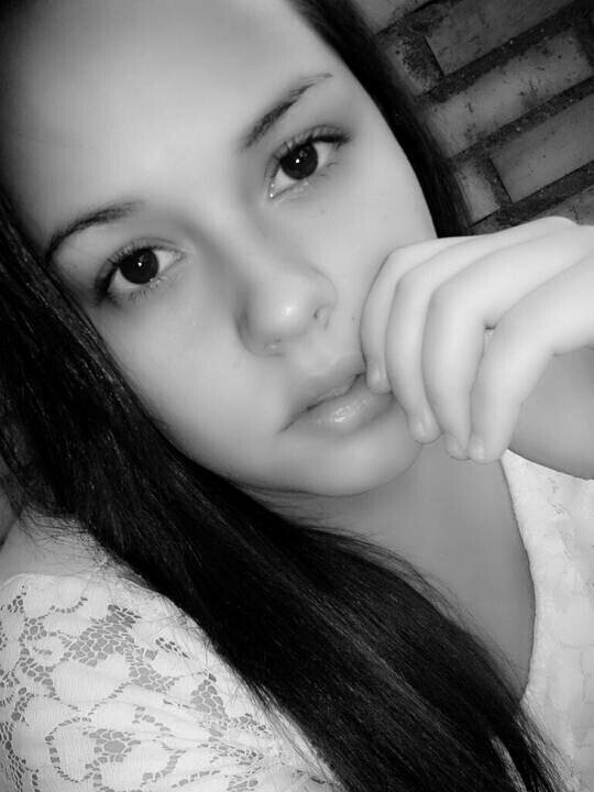 En la vida una nunca piensa que va a encontrar personas tan maravillosas como tu yo no tengo palabras para describir lo que siento por ti tu eres mi luz 12♡.