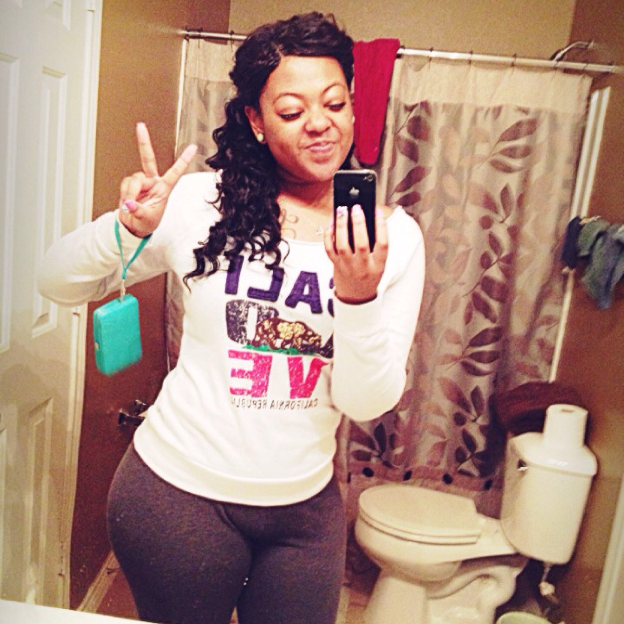 |I like em all...ion discriminate| .....|Goofy af n will hit da green| Follow me n ill follow bakk !!|
