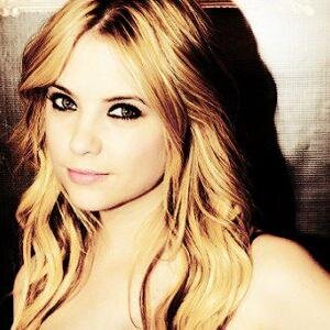 Yo no soy nefilim. 17 años. Fui asesinada y no quiero hablar de ello. Amo la moda. Cuiden de la pequeña Jessamine. #SexyJessamine. Busco pareja(?).(: Jess ;)