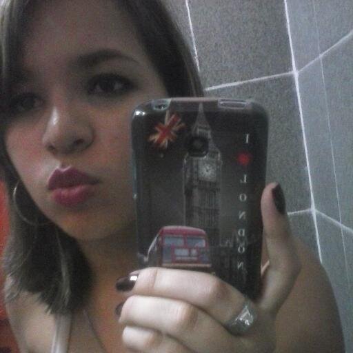 Bom, eu resolvi criar outro twitter, porque eu perdi a senha do meu outro....
sou semideusa loriena