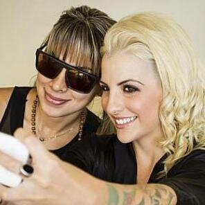 @vanmesquitareal 3 @SkullBlondie