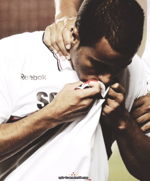 Fã Clube dedicado ao jogador Lucas. Sigo de volta.
