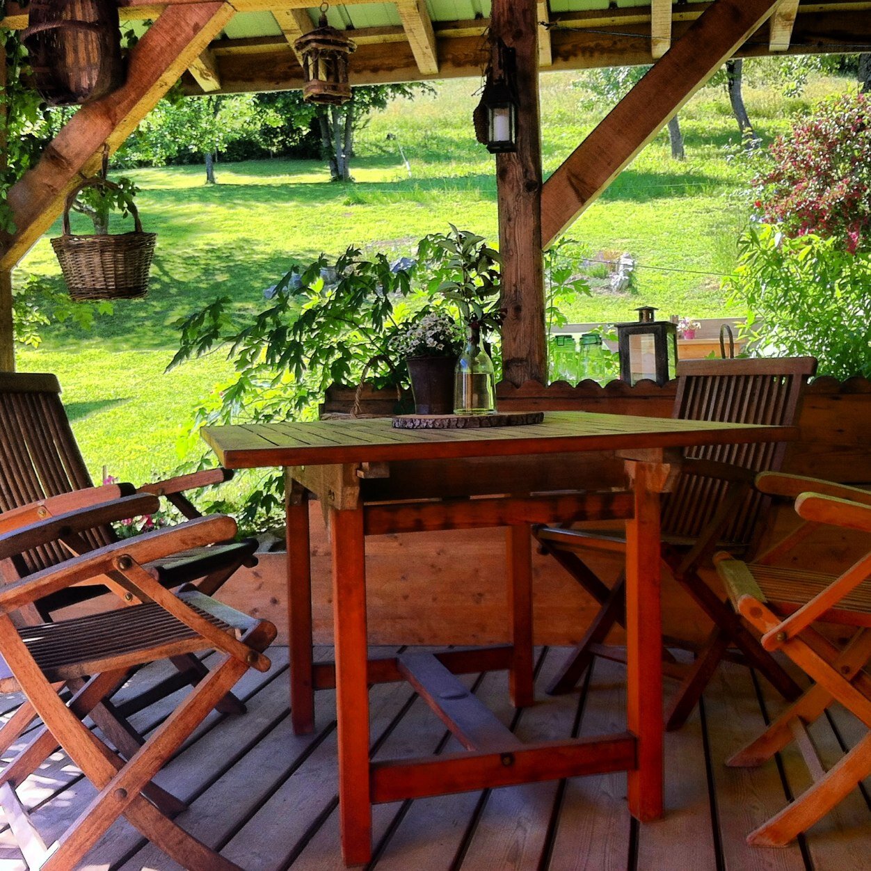 chaletmontblanc's profile picture. Chalet 4 etoiles au pays du Mont-Blanc, proche des stations alpines de Megève, Saint-Gervais, Chamonix. Depaysement, calme et emerveillement.