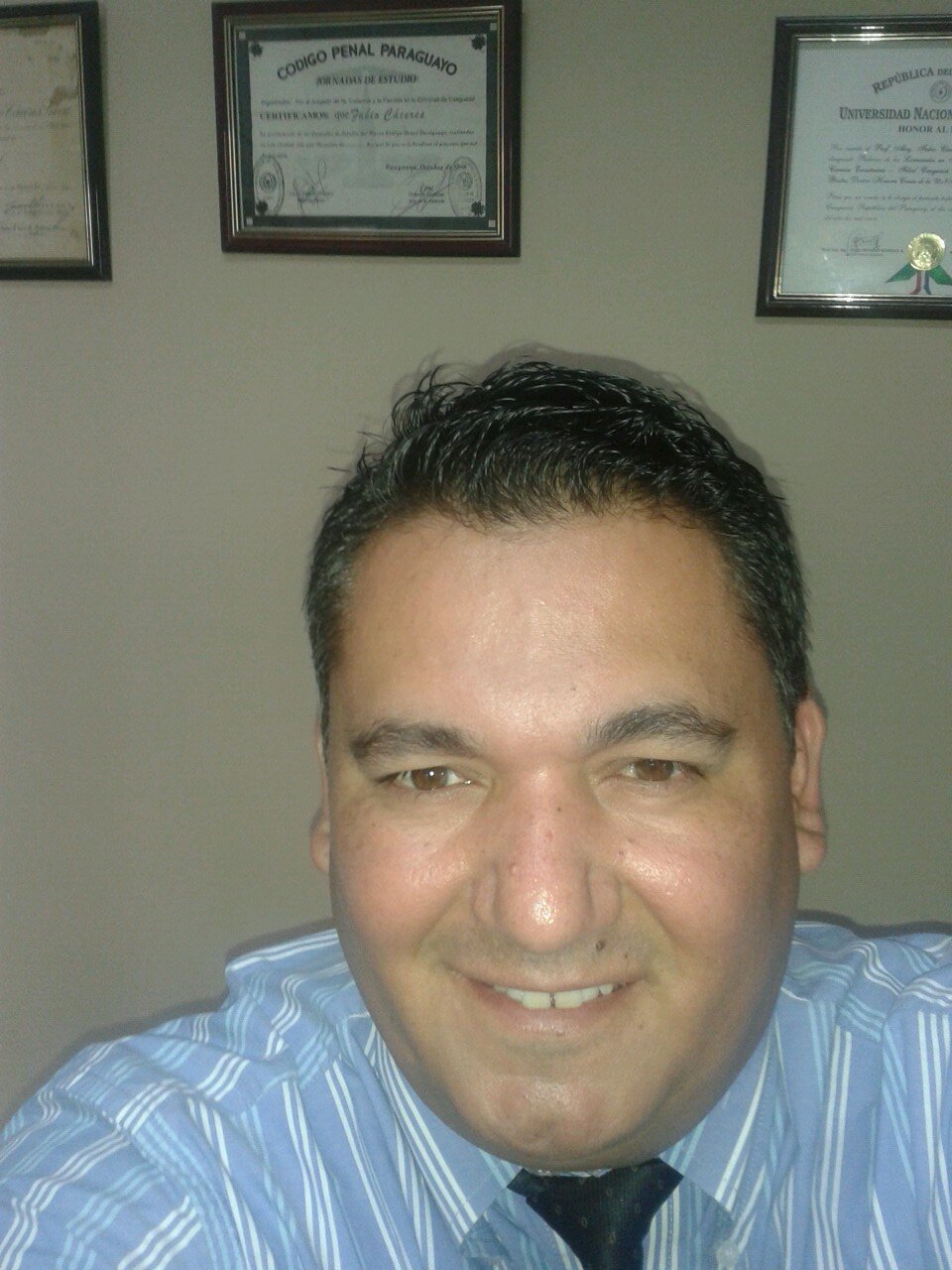 Abogado de profesión. marido y padre de los chicos más maravillosos del mundo, Carpe Diem es mi lema.