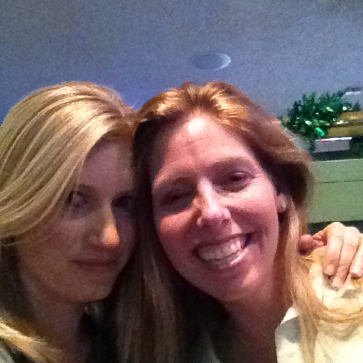 foxymelstl's profile picture. 