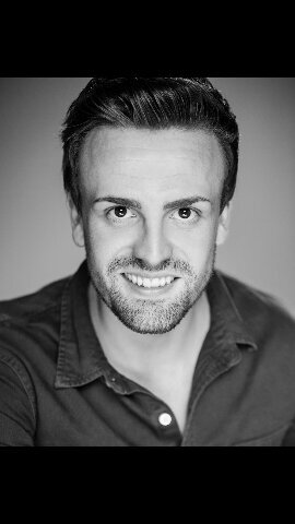 Junior Agent and Assistant to @PaulHarperSwan @keddiescott