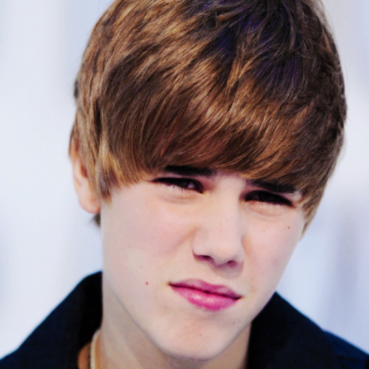 TE DEI UM FOLLOW GRATIS !!!! POR FAVOR DE UMA OLHADA NA MINHA FIC DO JUSTIN !!!
OBRIGADA ❤️❤️❤️