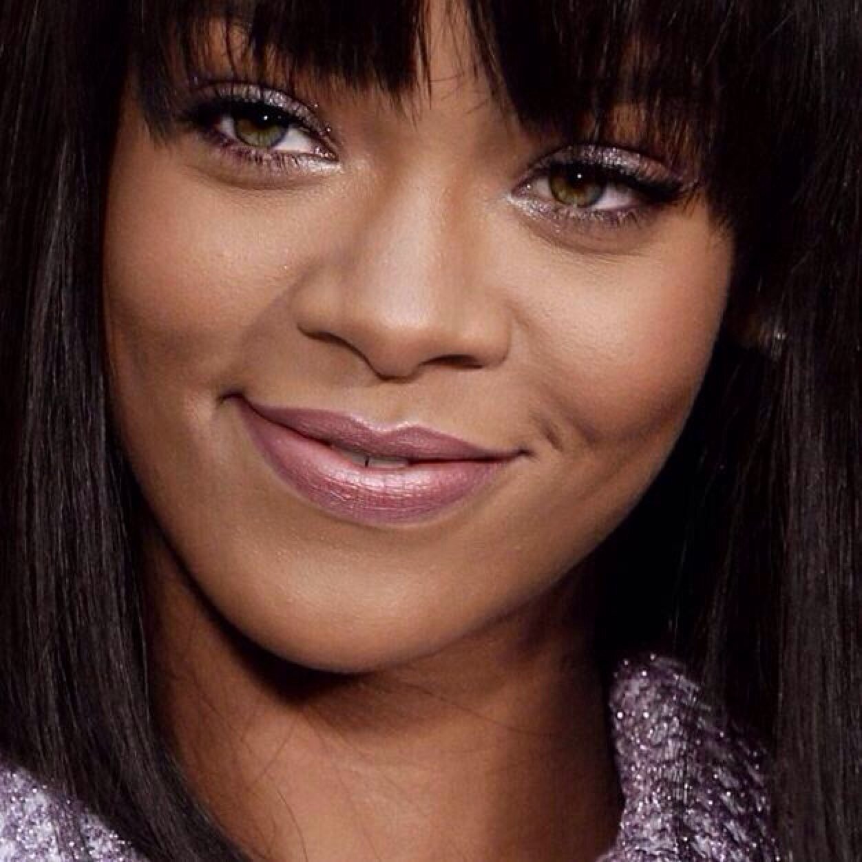 riricloseup's profile picture. Close up on Rihanna's face and sometimes part of her body. The photos aren't retouched and there are no filters.