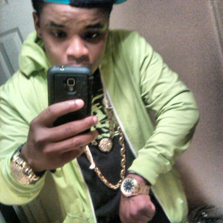 born and raised in da south im a part of dat HardHitta Movement WeedSmoke®/Am i a rapper? Hell Fuk naw i just spit that real Shit me and my squad