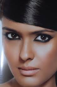 verenasantinni's profile picture. Acho a música envolvente, Gamification interessante @CLUBEFOLLOWBACK