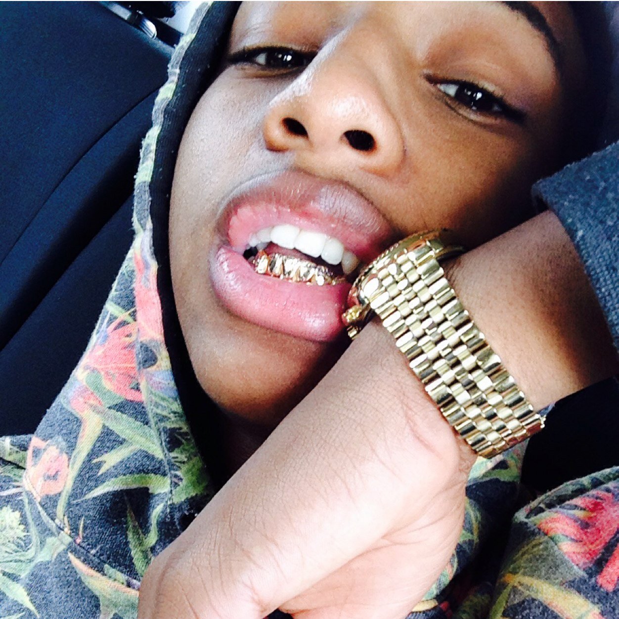 Im all about my cashflow , nigga im the shit my mama had me out her asshole
