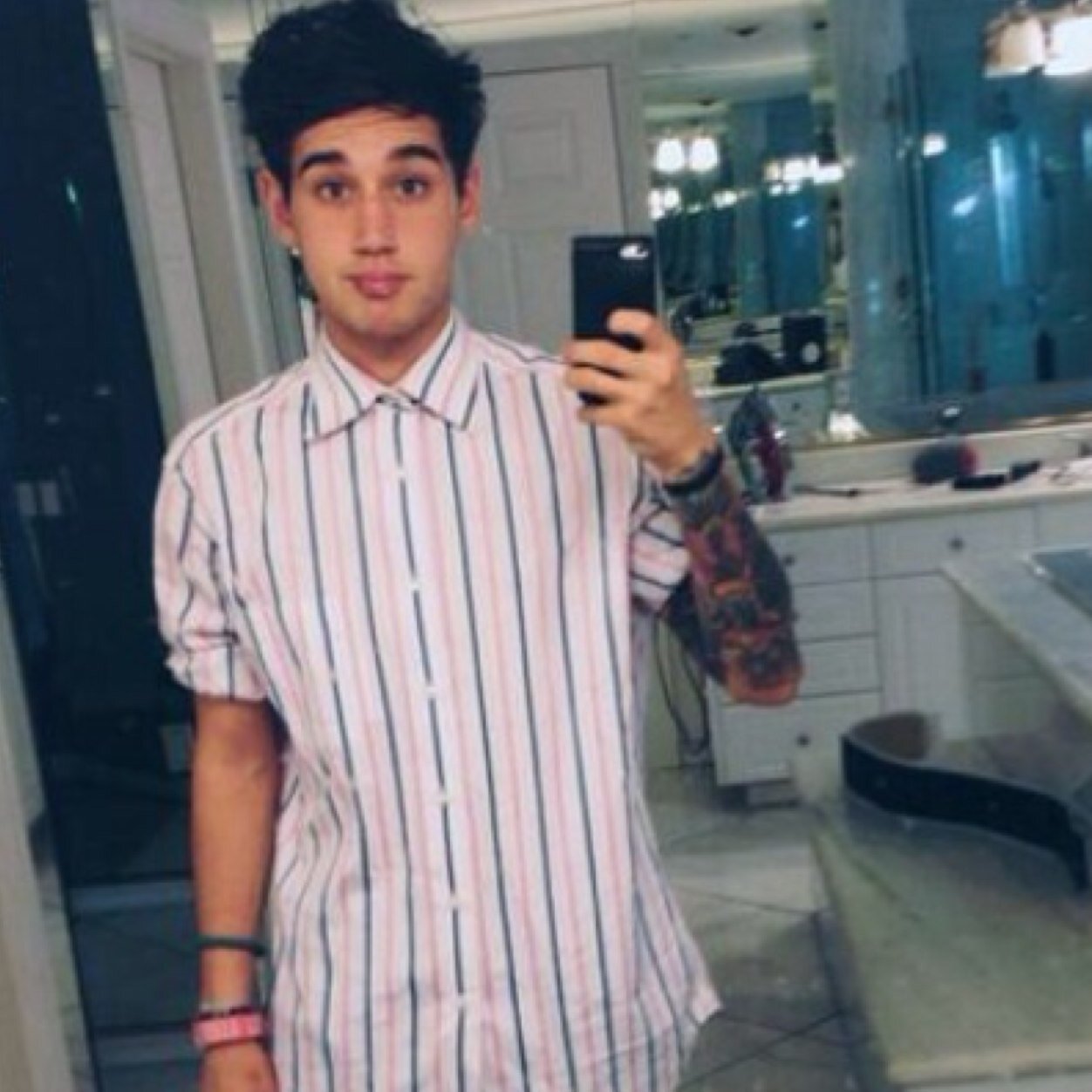 Just got a free follow! Go follow @LukePeanut_ , and RT the first 4 tweets for a DM to James and Daniel