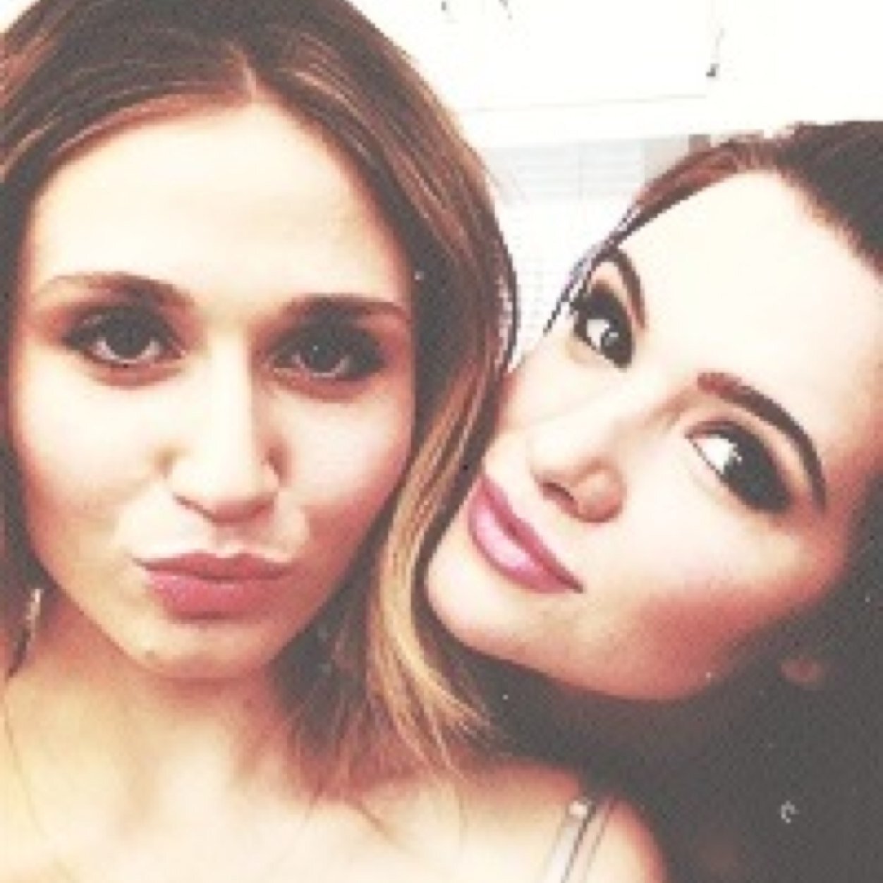 idk man im alreadyy obsessed with the show fuck -_- my other account is @jaureguiforreal