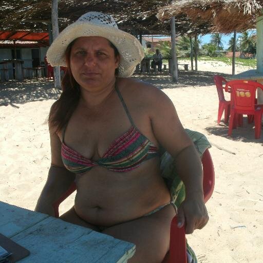 Quero mais é ser feliz daqui para frente.
Linda,delicia demorei cheguei.