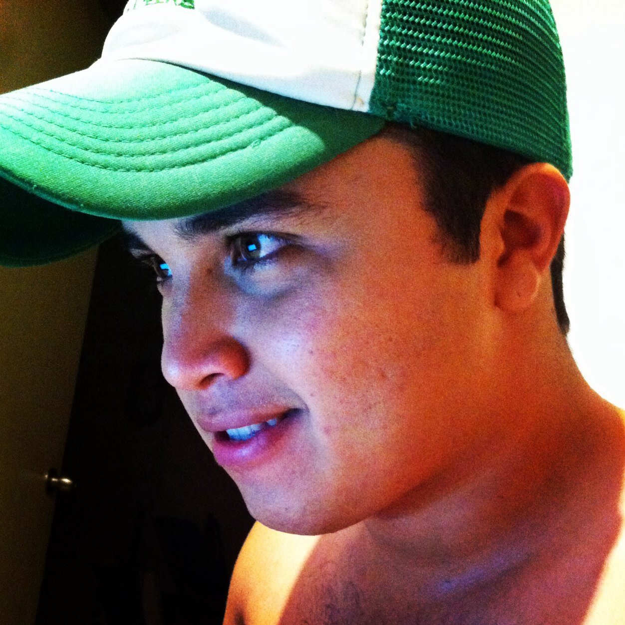 Musico, divertido, cabron si me tratas mal, psicologo aun en formacion, alegre, inquieto, innovador, soñador y amo mi vida.  http://t.co/SObuAZ9bOH